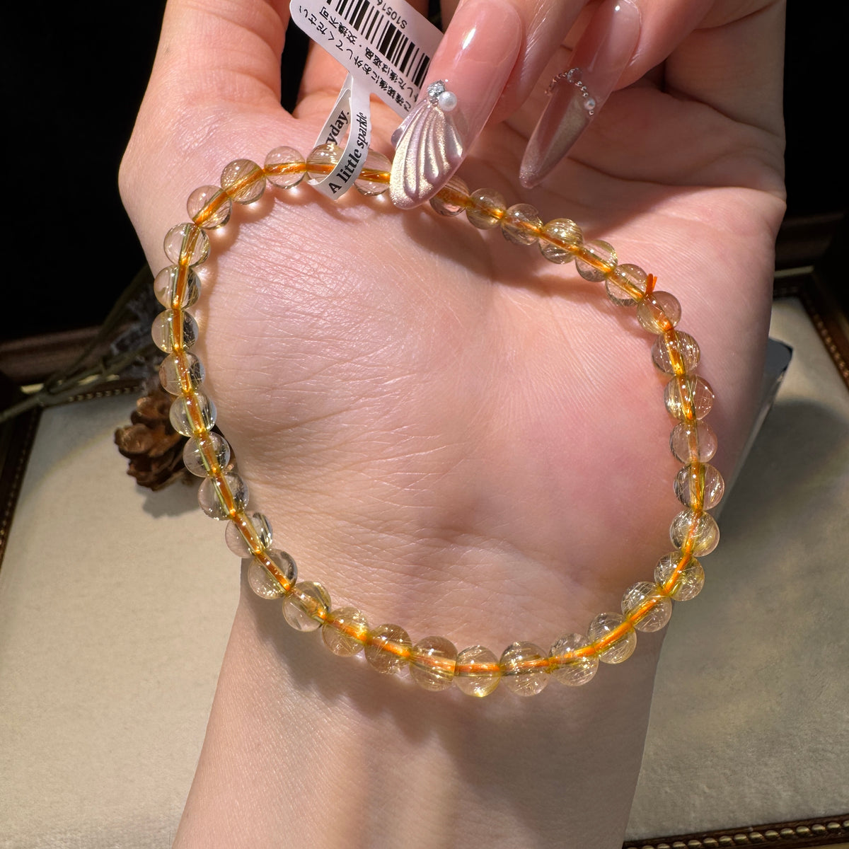 繊細なゴールドの輝き 　ルチルクォーツ　ブレスレット