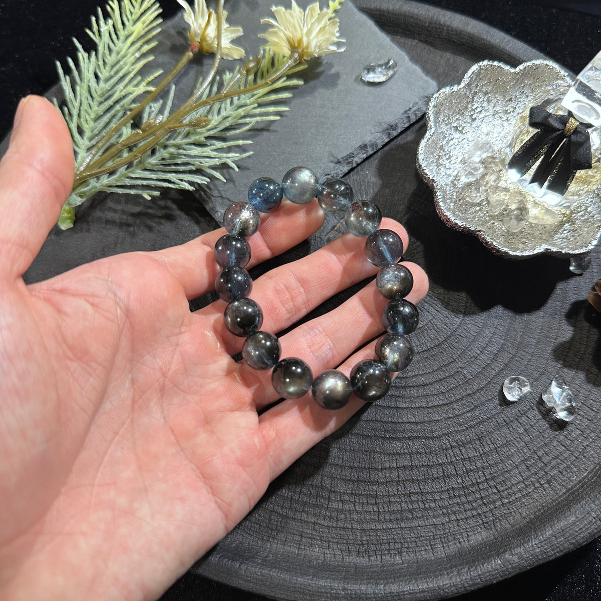 アクアマリン・黒系ビーズブレスレット 12mm玉 内周約17cm ミステリアスな輝き ユニセックス デザインブレスレット